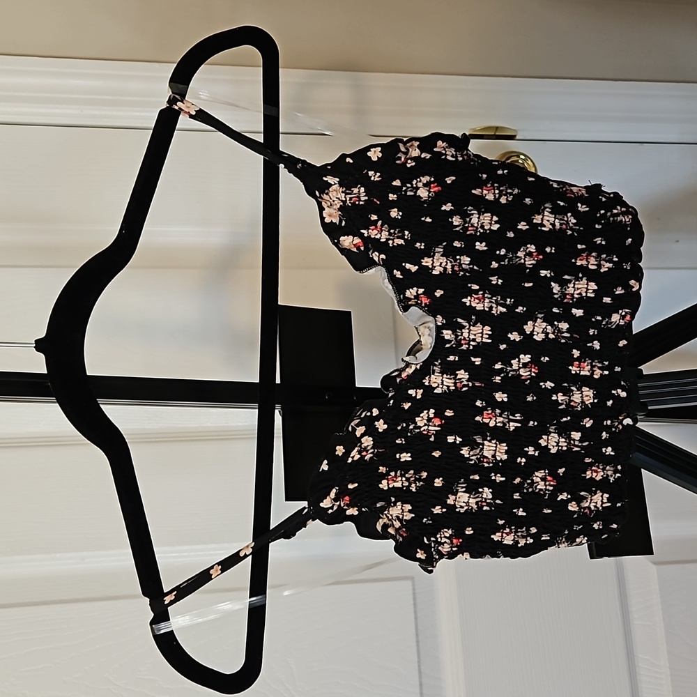 Ivy + Main Cropped Floral Print Ruched Top with Ruffle Detail